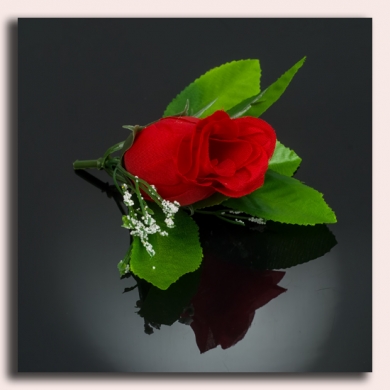 GR125 Róża w pąku - główka z liściem Red